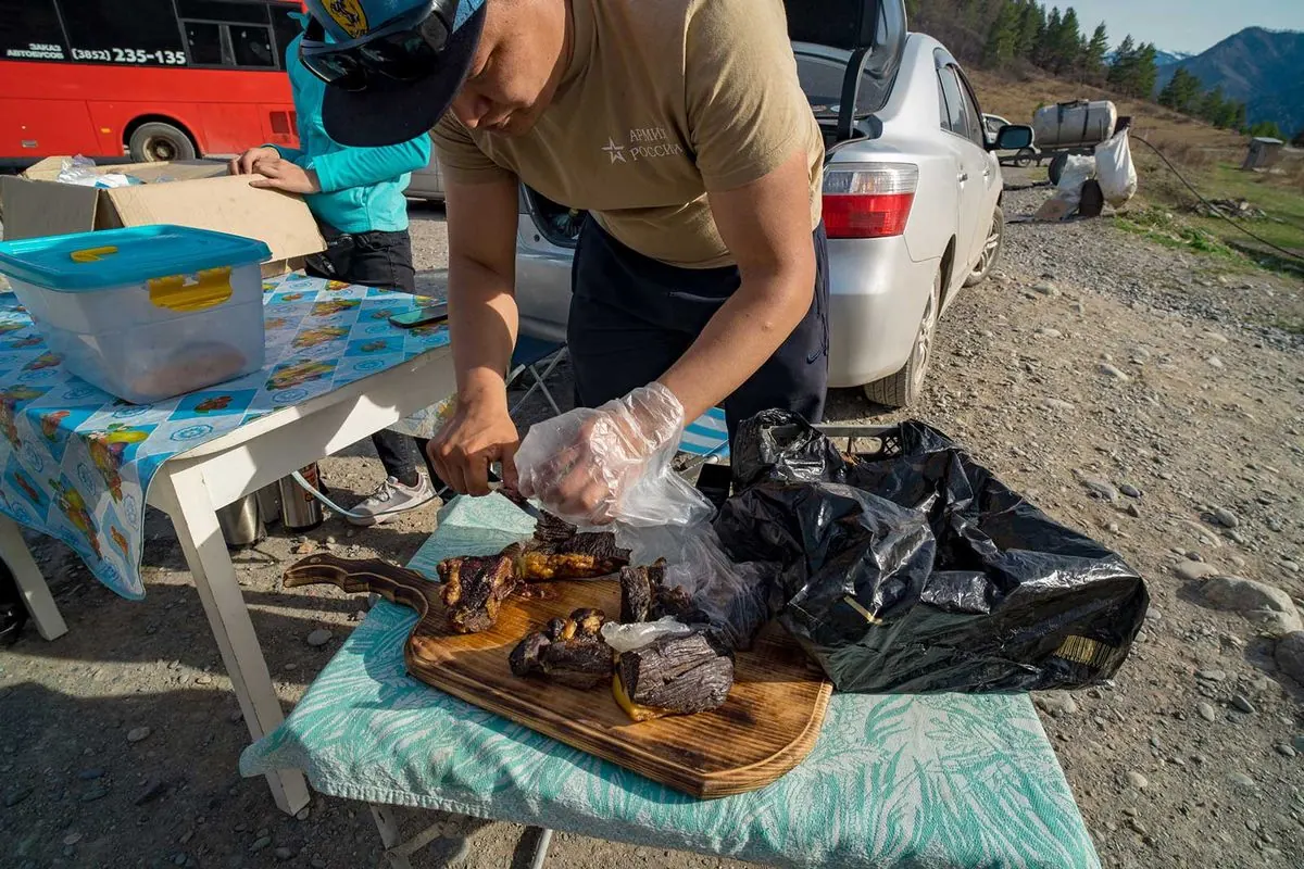 Altai – Bí mật ẩm thực: từ Kocho ấm áp đến Kaimak ngọt ngào – hương vị thiên đường Siberia