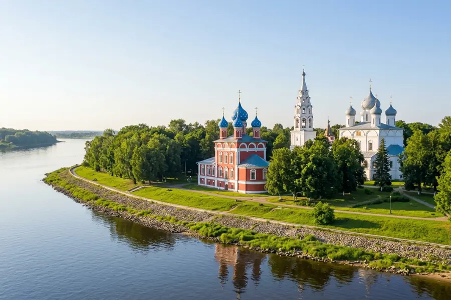 Kremlin Uglich bên sông Volga (ảnh minh hoạ)