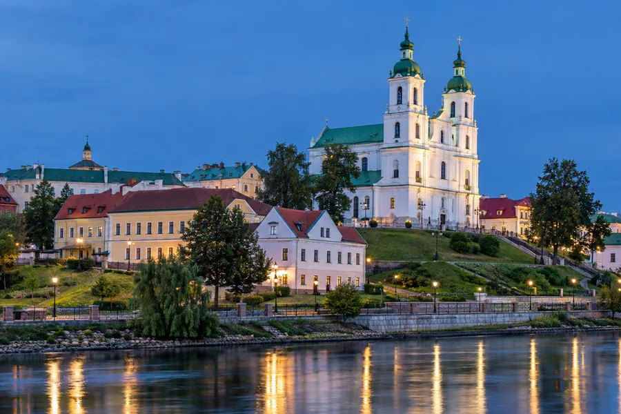 Khu phố cổ Thượng thành và nhà thờ Chúa Thánh Thần, Minsk