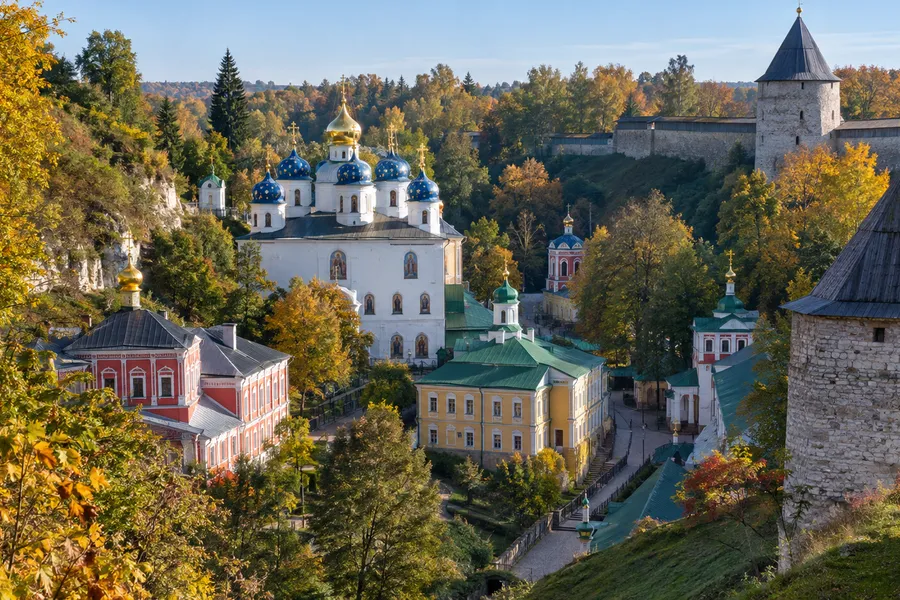 Tu viện Pskov-Pechersky, Pechory