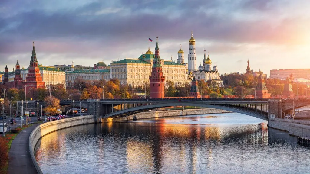 Điện Kremlin bên sông Moskva